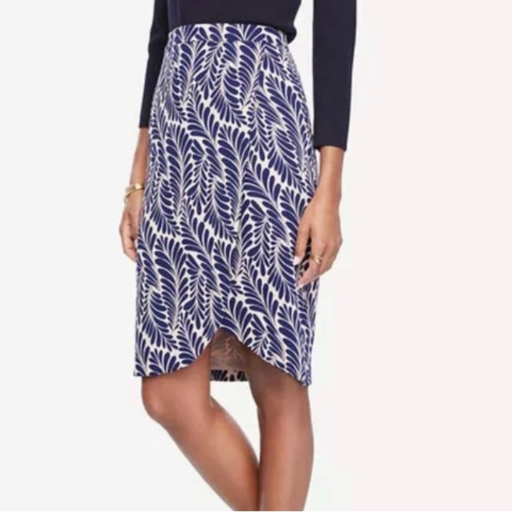 Ann Taylor Navy & Beige Leaf-Print Tulip Hem Pencil Skirt